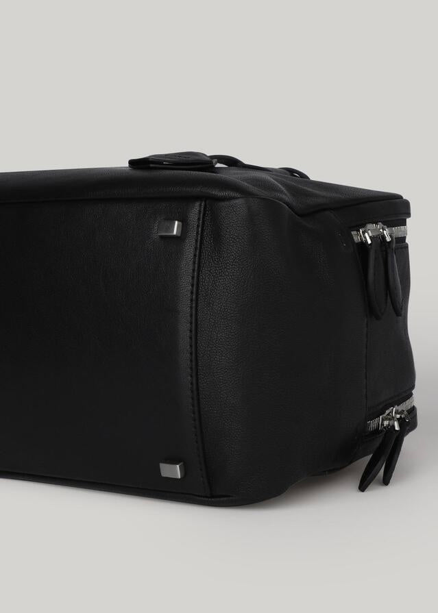 ELBORN | Bonner Square Leather Bag (Black) Expected ship to 06/13/2025