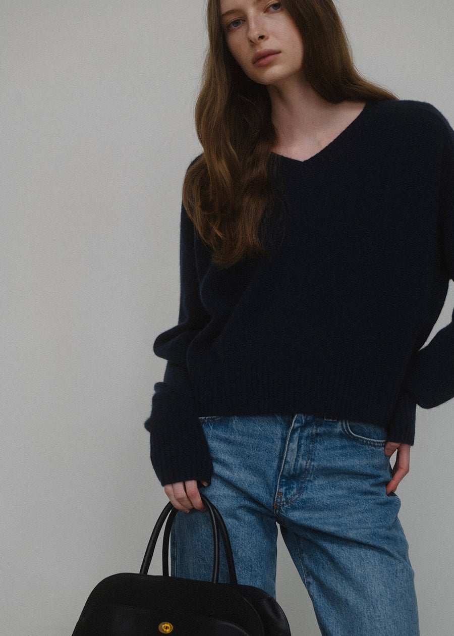 [2ND RE-ORDER] ELBORN | Melrose V-neck Cashmere Knit Top (Navy)