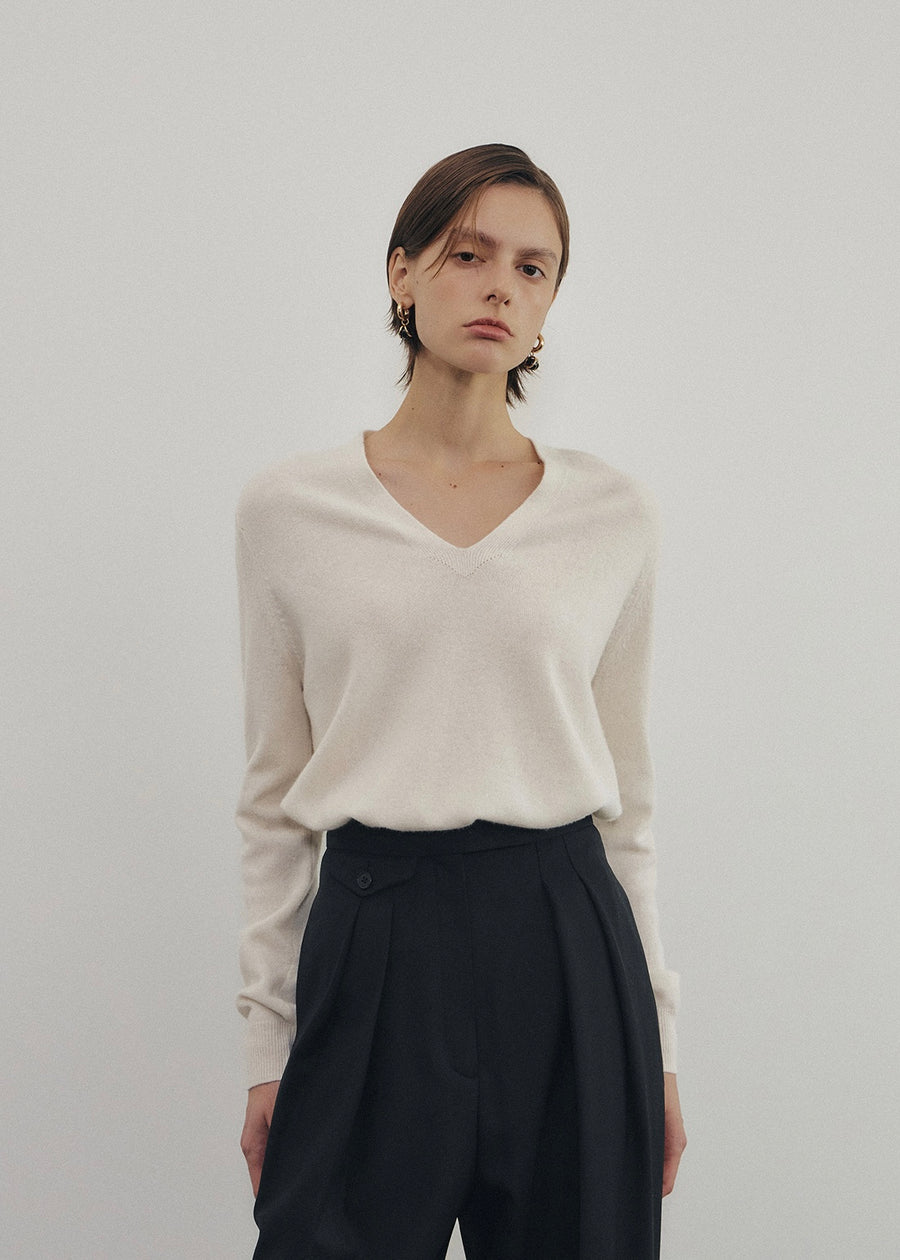Elborn | Tiana V-neck Knit Top (Ivory)