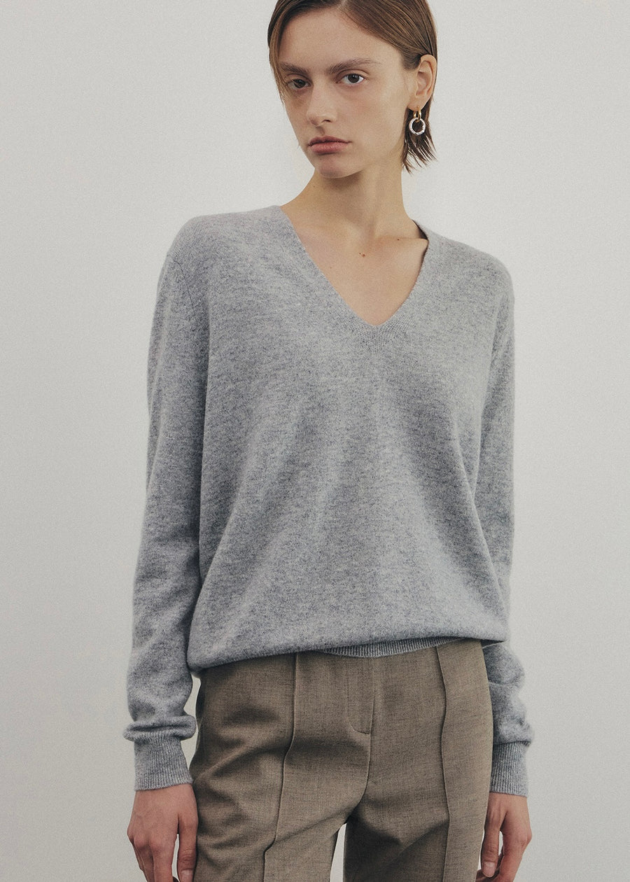 Elborn | Tiana V-neck Knit Top (Light Grey)