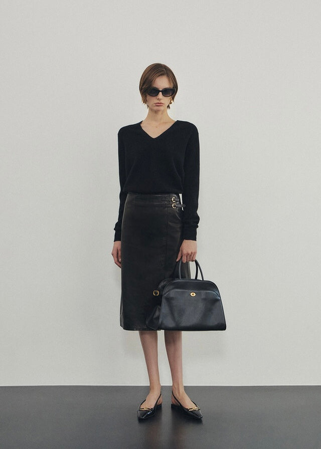 Elborn | Tiana V-neck Knit Top (Black)