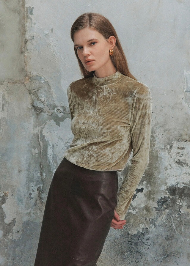 ELBORN | Della Velvet Mock-neck Top (Black)