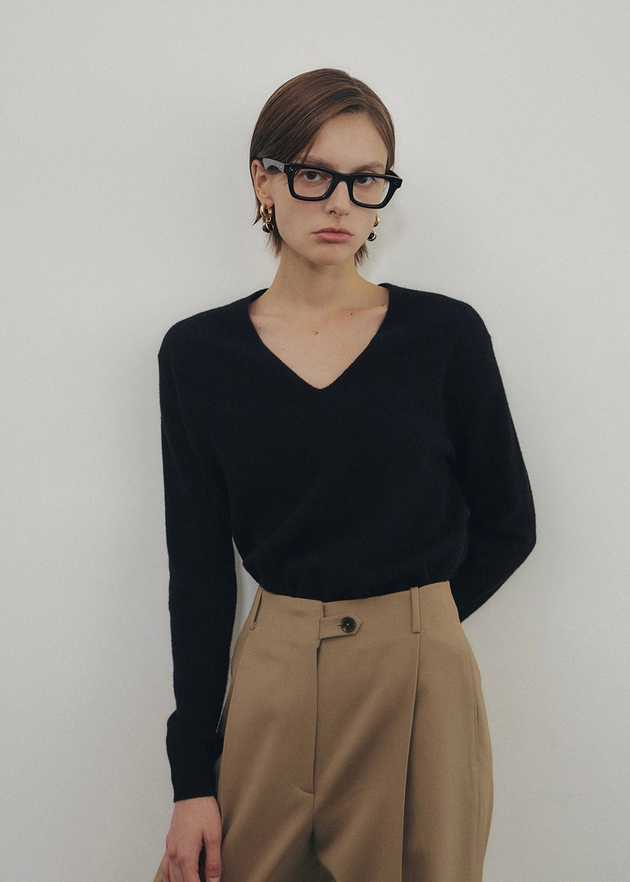 Elborn | Tiana V-neck Knit Top (Black)