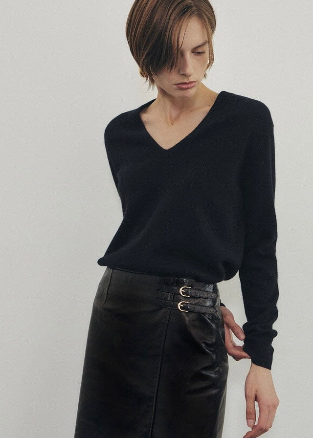 Elborn | Tiana V-neck Knit Top (Black)