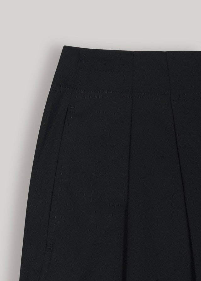ELBORN | Theo Bermuda Pants (Black) Expected ship to 05/09/2025
