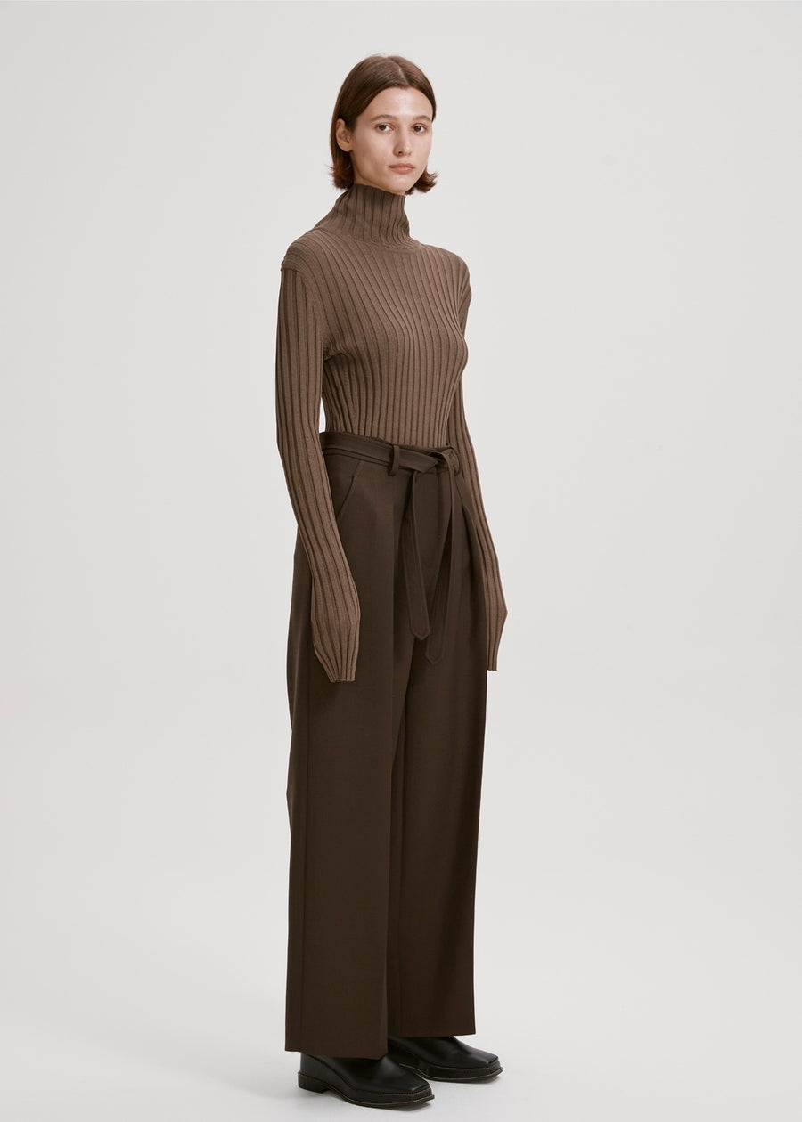 BUTTONED RIBBED TURTLENECK (KHAKI) | RECTO