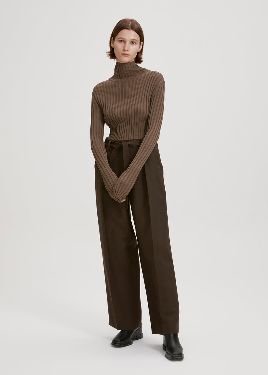BUTTONED RIBBED TURTLENECK (KHAKI) | RECTO