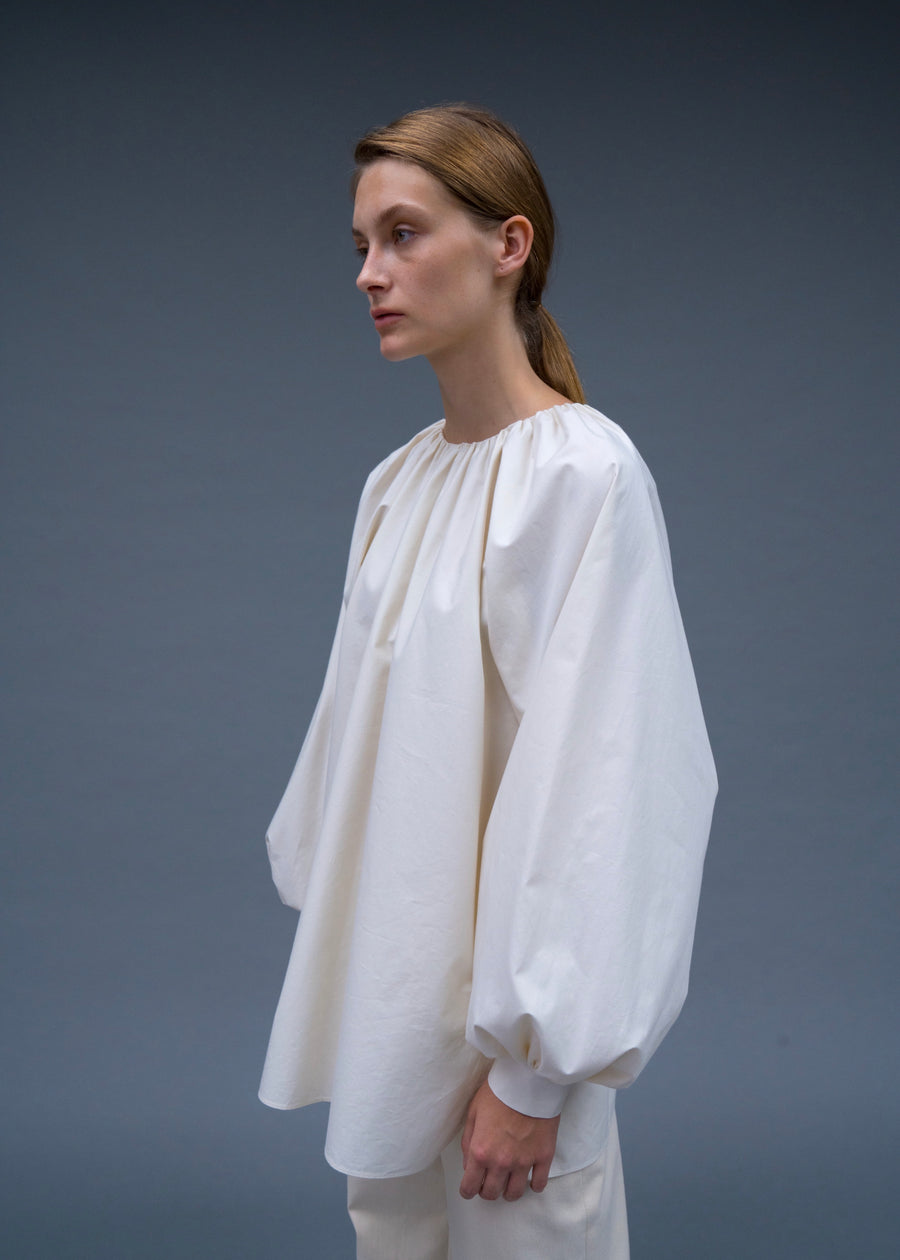 COROLLA GATHERED BLOUSE | L E H A