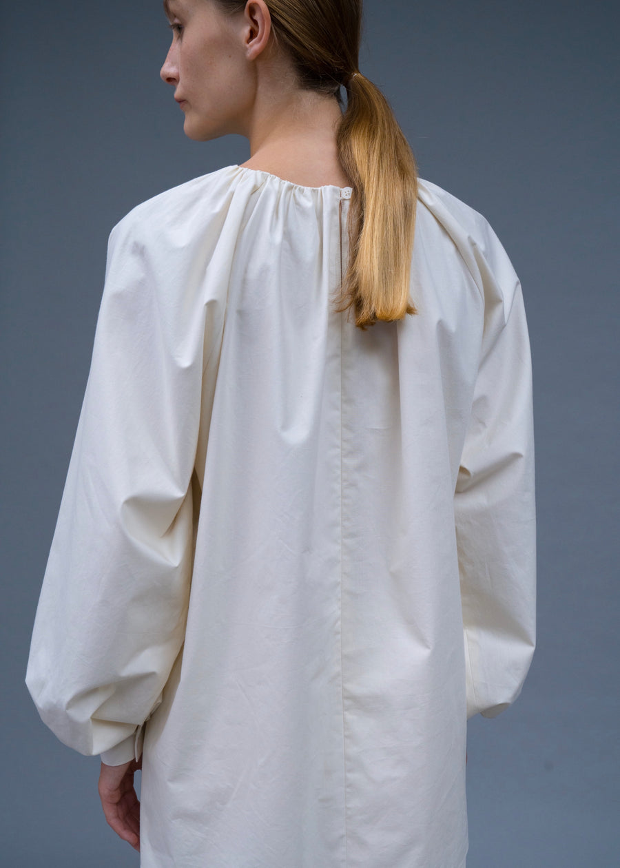 COROLLA GATHERED BLOUSE | L E H A