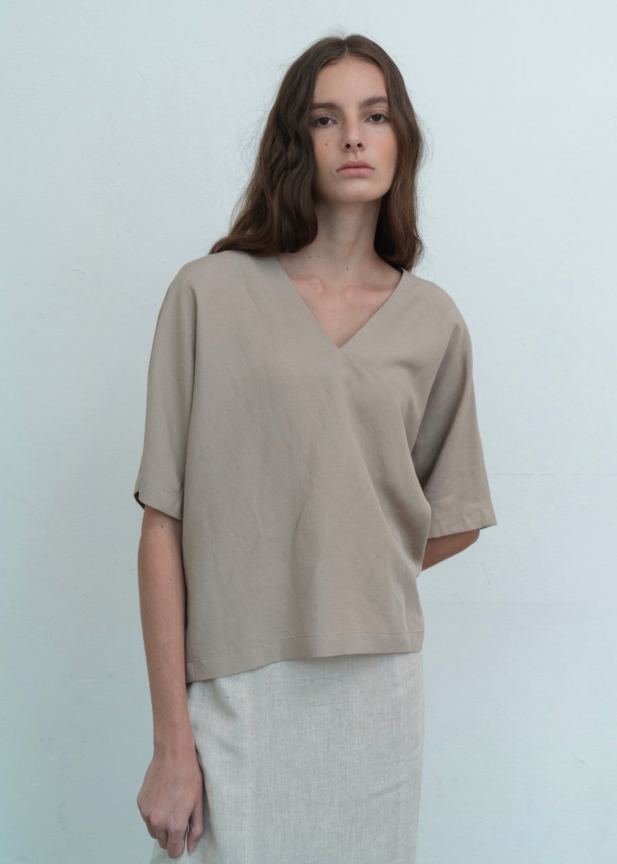 LINEN  V- NECK TOP | L E H A