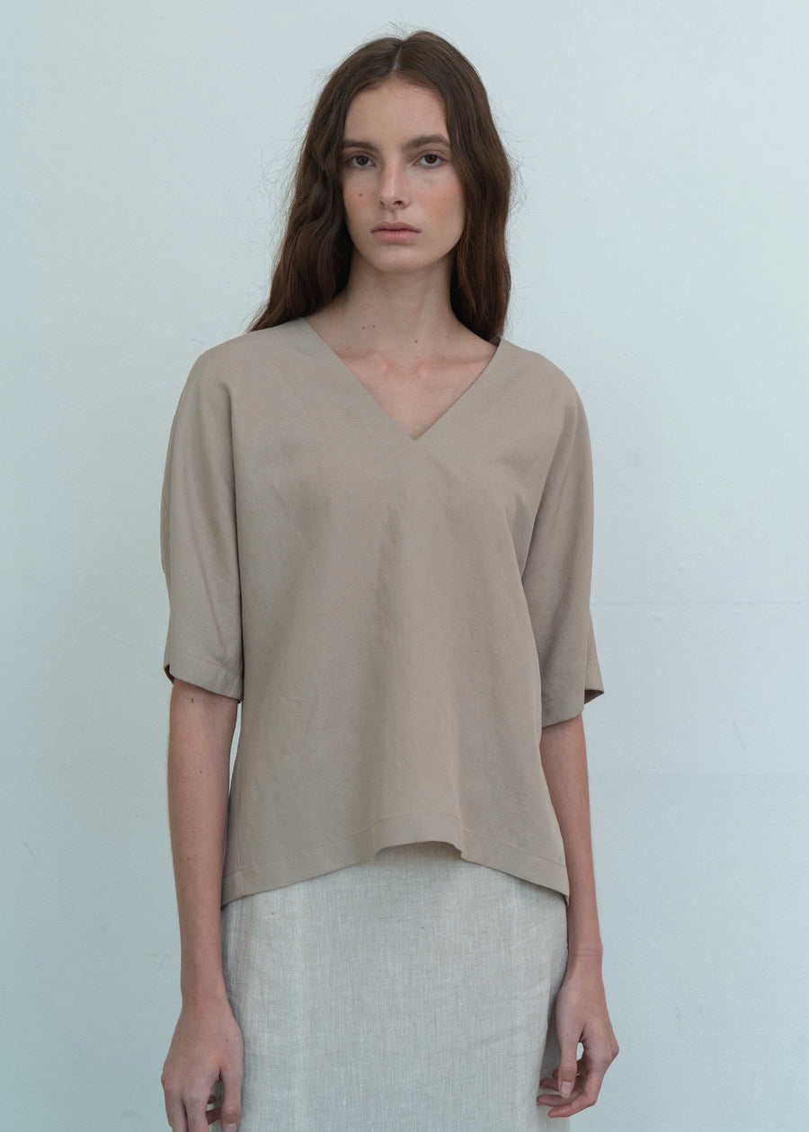 LINEN  V- NECK TOP | L E H A