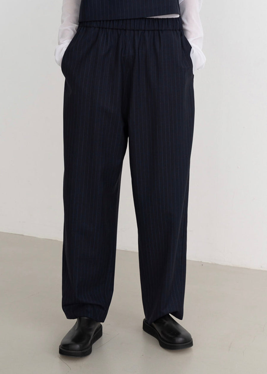 [Re-stock] Bastian pinstriped tapedre pants (Navy stripe)