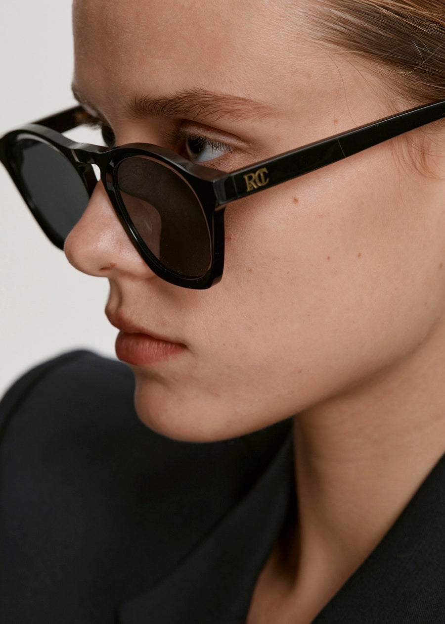 SQUARE SUNGLASSES & POUCH (BLACK) | RECTO