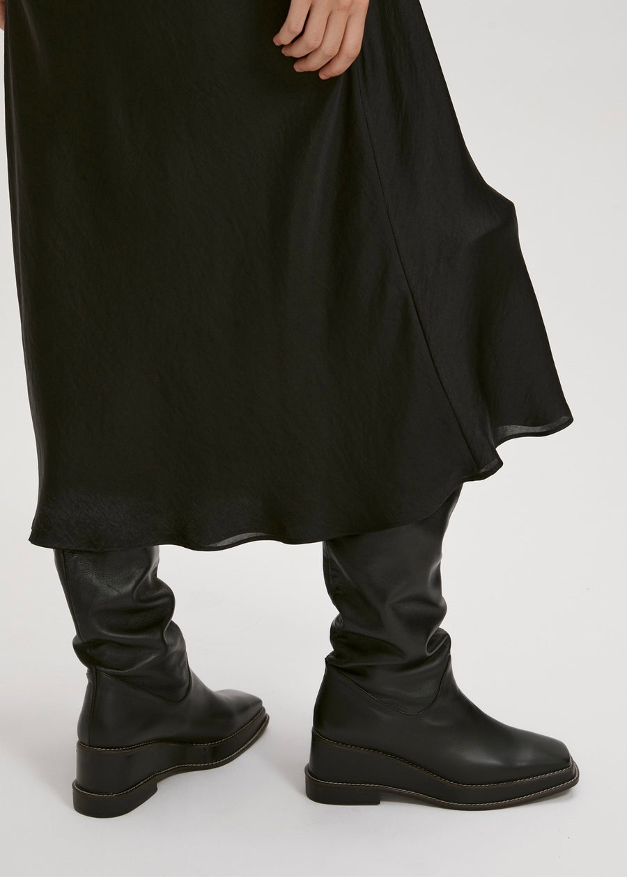 LAYERED PLEATED DRESS (BLACK) | RECTO.