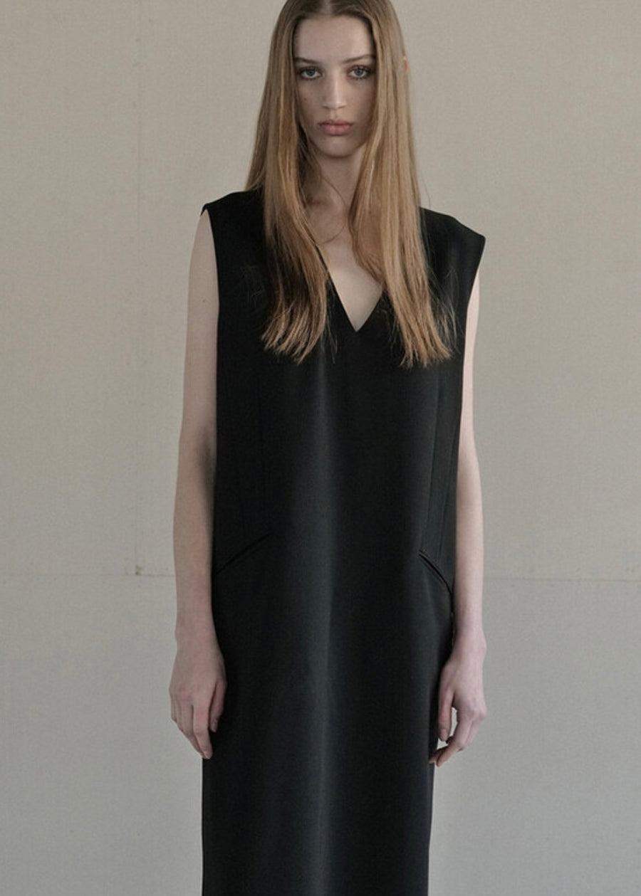 [LEHA] V-NECK MAXI DRESS - BLACK
