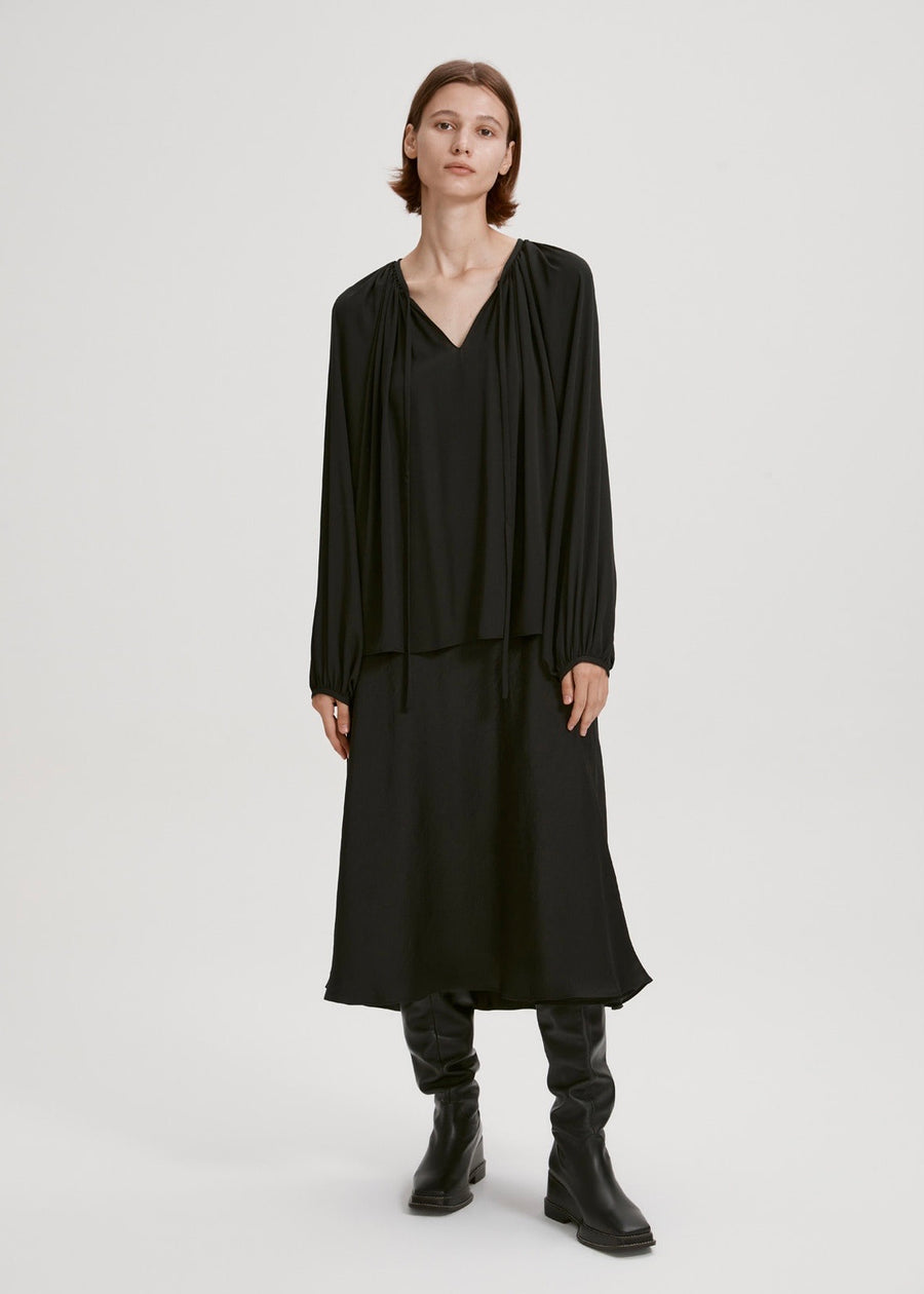 LAYERED PLEATED DRESS (BLACK) | RECTO.