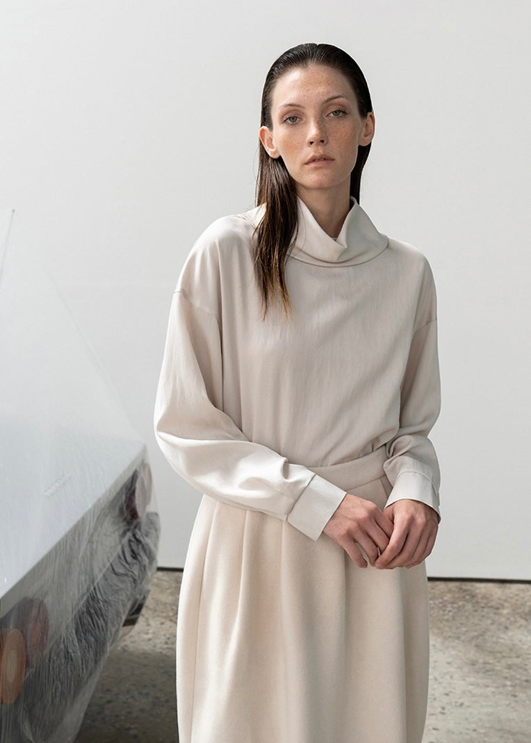 Roll-Neck Blouse (Off white)