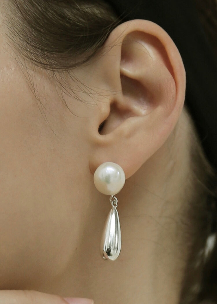 PEARL DROP EARRING