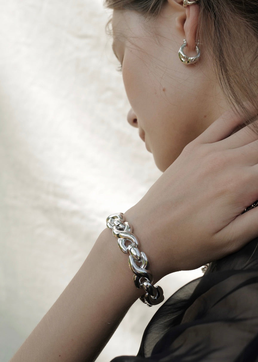 Twist Bold E_Small SILVER | S_S.IL