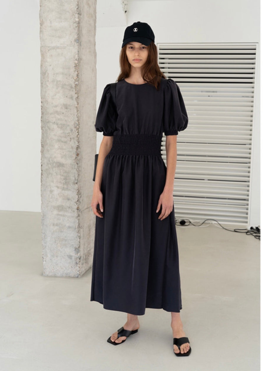 Tencel smocked midi dress (Anthracite)