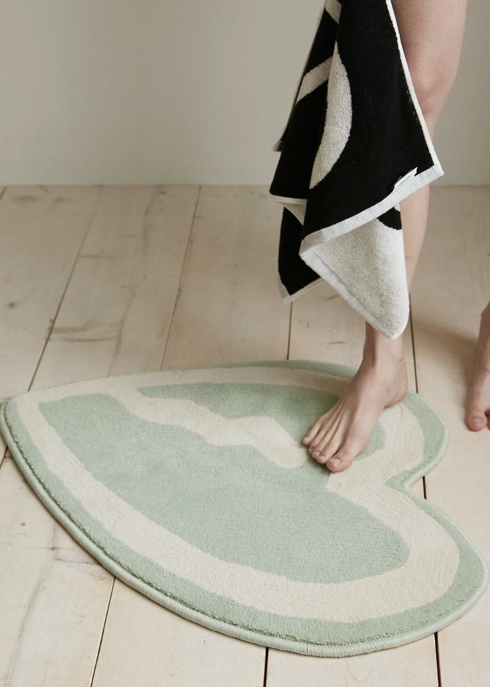 Claw Heart Rug in Sage (S)
