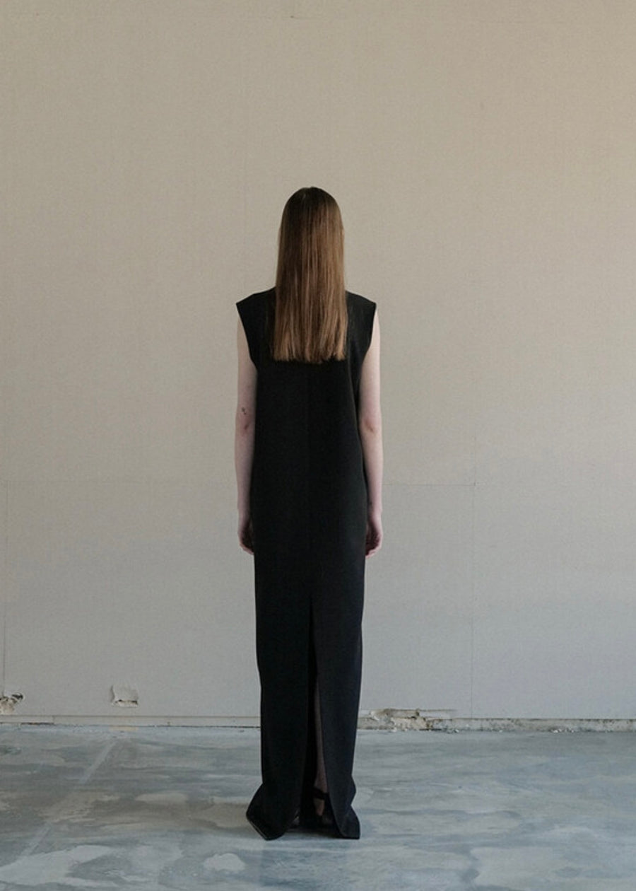 [LEHA] V-NECK MAXI DRESS - BLACK