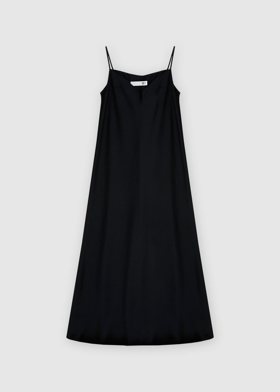 LAYERED PLEATED DRESS (BLACK) | RECTO.