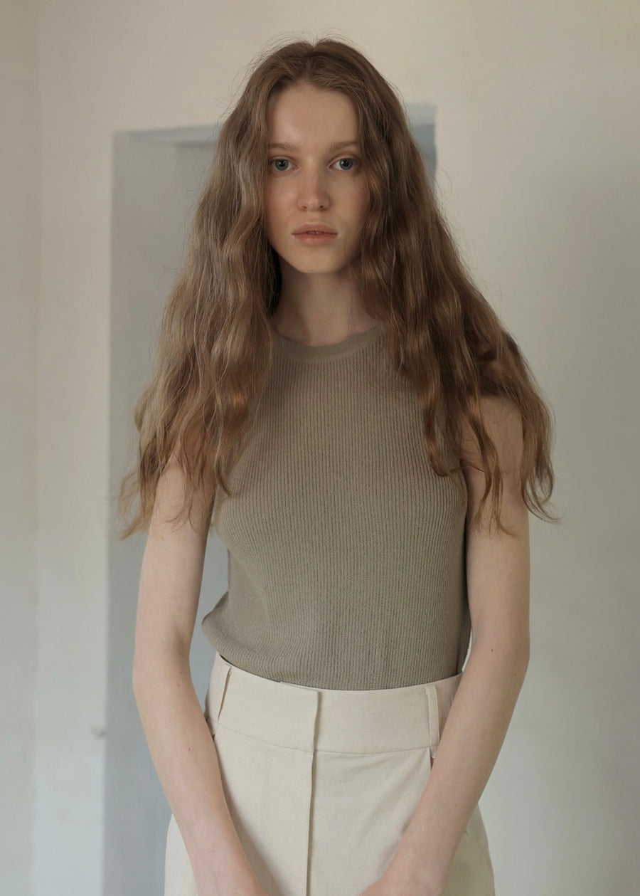 Ribbed Knit Top (Vintage Khaki)