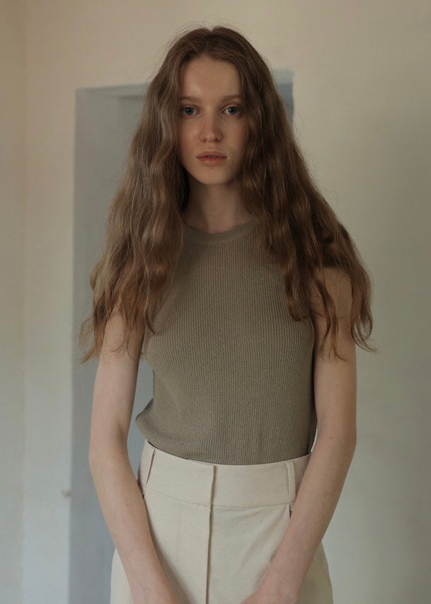 Ribbed Knit Top (Vintage Khaki)