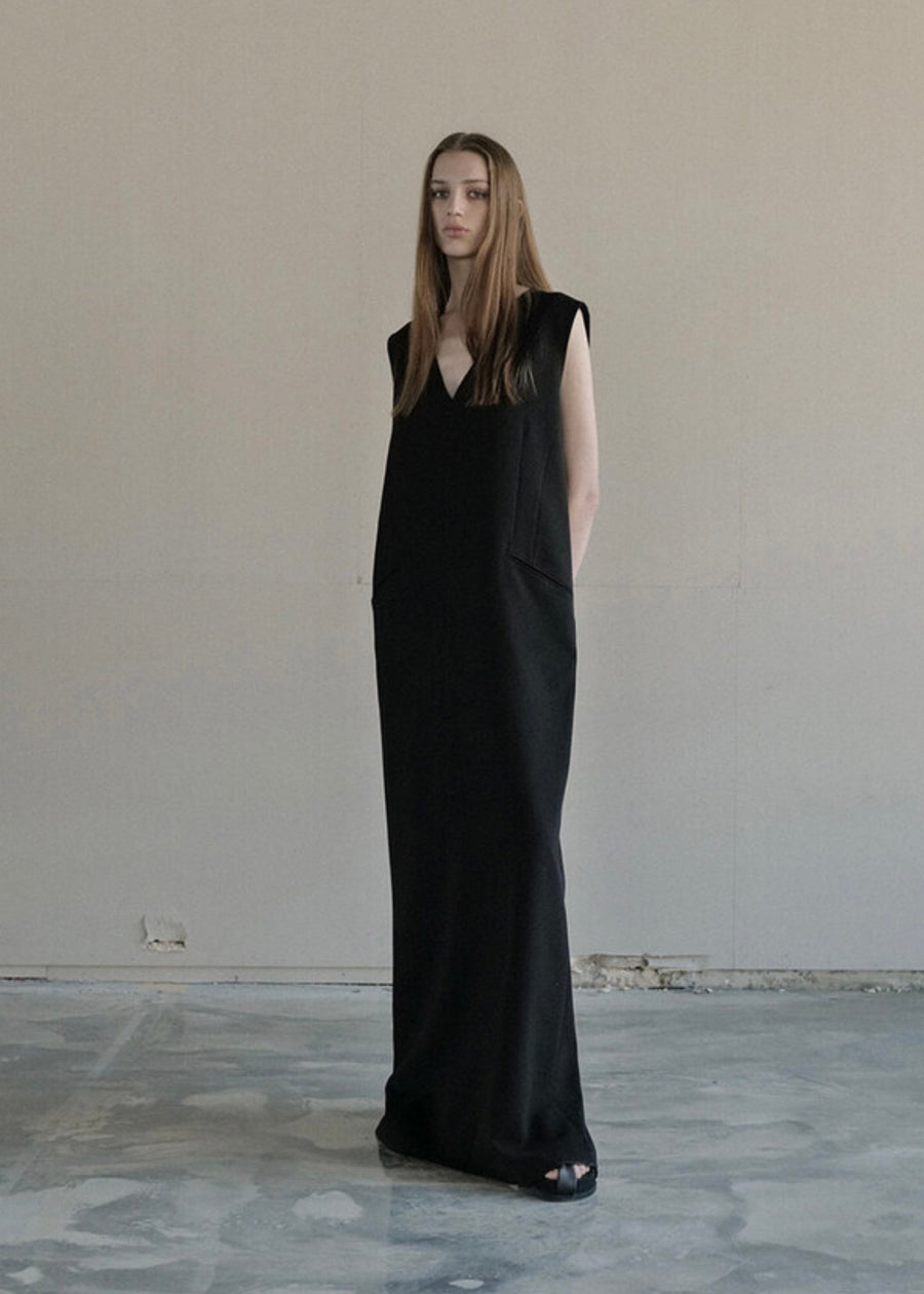 [LEHA] V-NECK MAXI DRESS - BLACK