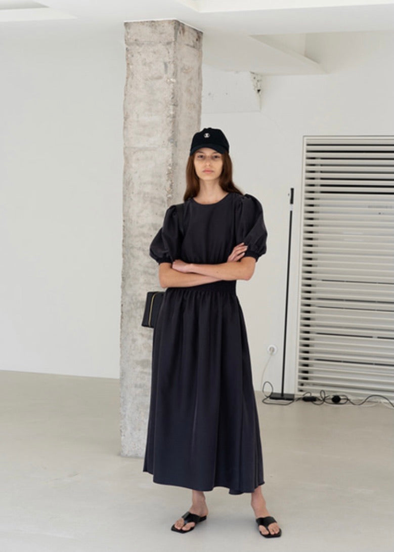Tencel smocked midi dress (Anthracite)